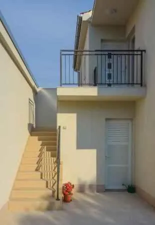 In Sv. Filip I Jakov 53915 Apartman