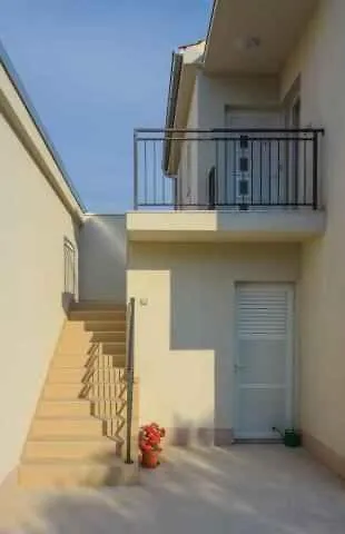 In Sv. Filip I Jakov 53915 Apartment